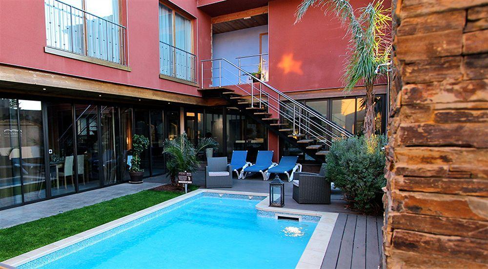 Hotel La Placa Garriguella Exteriör bild